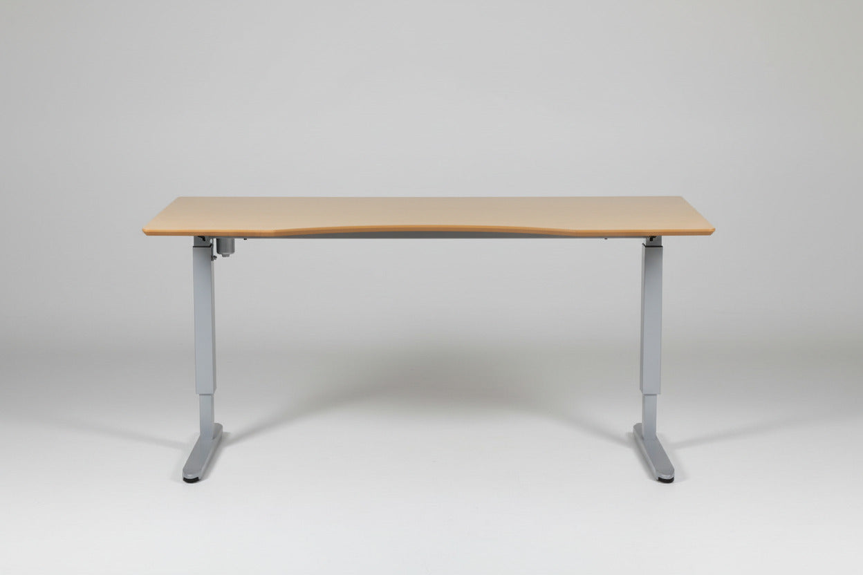 Lomax hæve-sænkebord 180x90 cm i lyst træ med grå stel – ergonomisk skrivebord set forfra